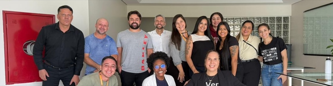 Equipe da GigaCandanga em treinamento institucional